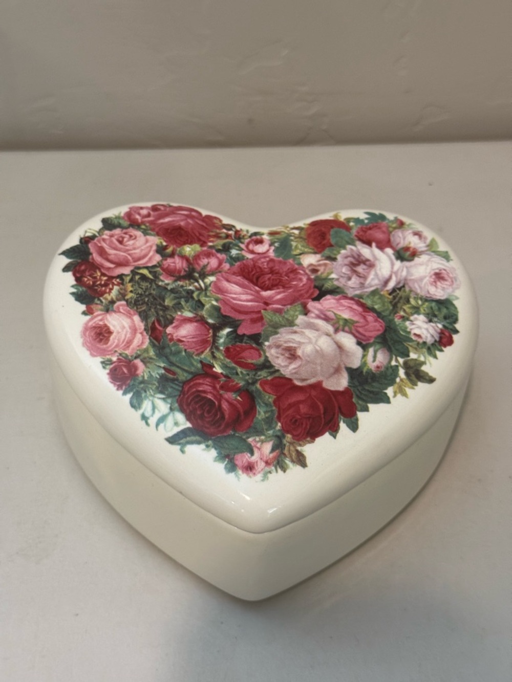 Vintage Teleflora heart shaped roses trinket/jewelry box Valentine’s Day‎ mint
